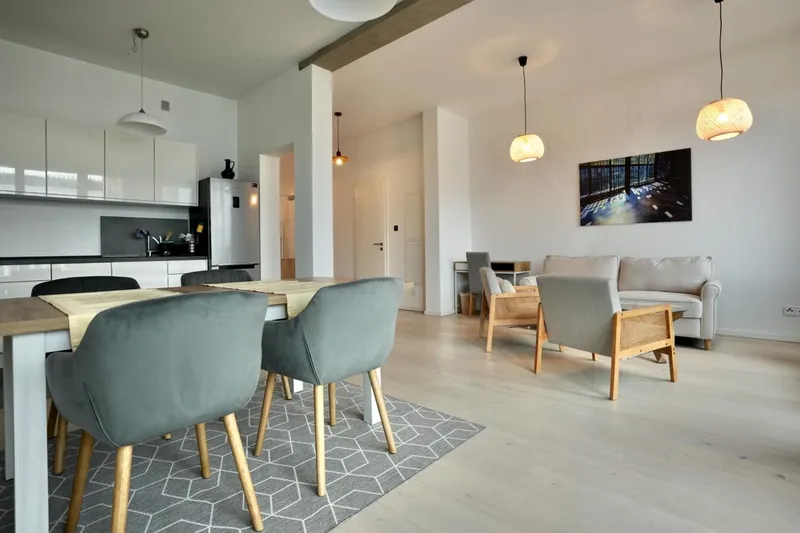 Lichtdurchflutete komplett ausgestattete 2 Zimmer-Wohnung mit flexibler Mietdauer — photo 1